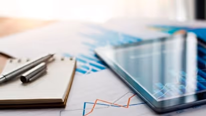 Share Market Live: കനത്ത മഴയിലും ചോരാതെ വിപണി; നിഫ്റ്റി 17000 ന് മുകളിൽ, സെൻസെക്സ് 200 പോയിന്റ് ഉയർന്നു