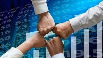 Share Market Live: വിപണി മുന്നേറുന്നു; സെൻസെക്സ് 500 പോയിൻറ് ഉയർന്നു, നിഫ്റ്റി 17000 കടന്നു