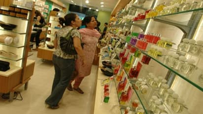 सुष्मिता से लेकर हरनाज संधू तक...ताजपोशी के साथ बढ़ती गई Cosmetic Industry, 20 साल में 12 गुना का इजाफा