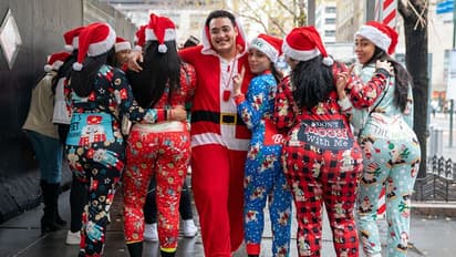 SantaCon: കൊവിഡിന് ബൈ ബൈ; ന്യൂയോര്‍ക്ക് നഗരത്തില്‍ സാന്‍റാകോണ്‍ ആഘോഷം