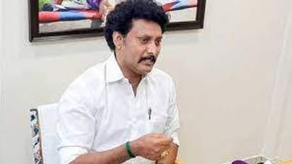 அரசு உத்தரவினை மீறிய 981 தனியார் பள்ளிகள்… விளக்கம் கேட்டு நோட்டீஸ்… அன்பில் மகேஷ் தகவல்!!