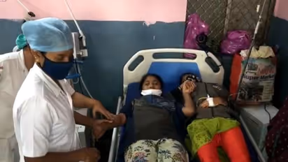 జగిత్యాల: సోషల్ వెల్ఫేర్ హాస్టల్లో భోజనం వికటించి... 25మంది విద్యార్థిణులకు తీవ్ర అస్వస్థత (Video)