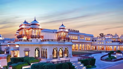 देश का बेस्ट लग्जरी होटल बना जयपुर का ये पैलेस, खूबसूरती ऐसी कि मन भा जाए..एक दिन ठहरने का है इतना किराया