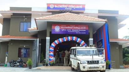 Kerala Police: മലപ്പുറത്ത് കസ്റ്റഡിയിലെടുത്ത ബൈക്കുമായി കറങ്ങിയ പൊലീസുകാർക്ക് സസ്പെൻഷൻ