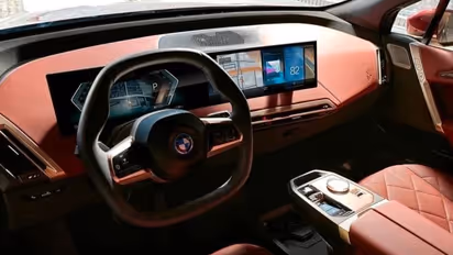 BMW : മികച്ച ഡ്രൈവിംഗ് അനുഭവത്തിന് ഡിജിറ്റൽ ആർട്ട് മോഡുമായി ബിഎംഡബ്ല്യു