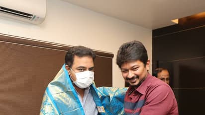 తమిళనాడు సీఎం స్టాలిన్‌ ఇంటికి కేసీఆర్, ఇరు కుటుంబాల ఆత్మీయ కలయిక (ఫోటోలు)