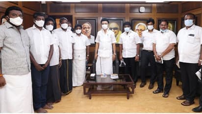 DMK Vs ADMK | அதிமுக மாஜி எம்.பி.யை தட்டித் தூக்கிய திமுக... கோவையில் அதிமுகவை திணறடிக்கும் திமுக..!