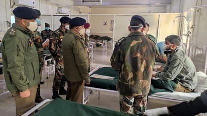 J&K Encounter: पुलिस पार्टी पर हमले के बाद घाटी में ताबड़तोड़ एनकाउंटर; पुंछ के बाद पुलवामा में एक आतंकी ढेर