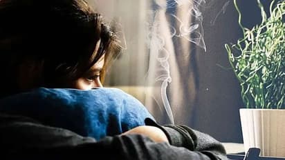 డిప్రెషన్ తో బాధపడుతున్నారా..? ఈ వాస్తు మార్పులు చేసుకోండి..!