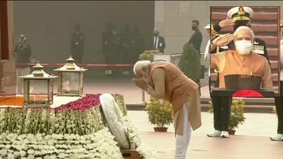 PM Modi takes part in reception ceremony of ‘Swarnim Vijay Mashaals’ at War Memorial to mark 50th Vijay Diwas