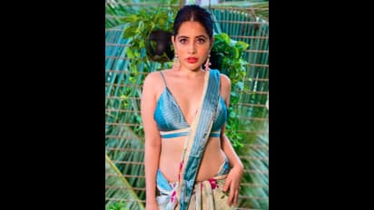 কাঁপছে বুক-পেট-নাভি,শরীরী হিল্লোলে সামান্থাকে চ্যালেঞ্জ, 'পুষ্পা'-র আইটেম ডান্সে আগুন জ্বালালেন উরফি