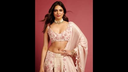 Malavika Mohanan: మాళవిక మోహనన్ స్టన్నింగ్ ఫోటోస్.. ఆగలేకపోతున్న మహేష్ ఫ్యాన్స్, కారణం ఇదే