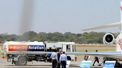 വിമാന യാത്രയ്ക്ക് ചെലവ് കുറയും; ഇന്ധന നിരക്ക് 12 ശതമാനം കുറച്ചു 