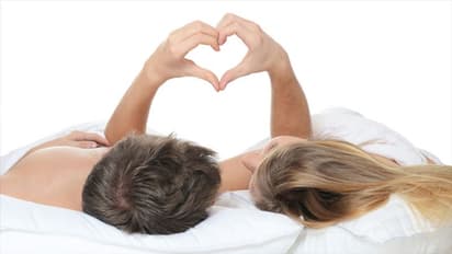 கணவன் மனைவிக்குள் "இந்த" மாதிரியான நெருக்கம் அவசியம் தேவை..மிஸ் பண்ணிடாதீங்க..!!