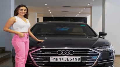 Kiara Advani : కొత్త కారు కొన్న కియారా...ఎంత సంపాదిస్తుందో తెలుసా...?