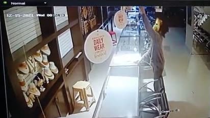 Jos alukkas Robbery CCTV: அம்மாடியோவ்..! மகா கொள்ளையன் போல..! அதிர வைத்த புது அப்டேட்..