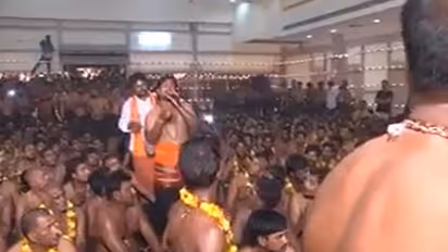 Sabarimala : ശബരിമലയിൽ തീർഥാടകരുടെ എണ്ണം കൂടി ; വിരിവയ്ക്കാൻ സൗകര്യം; നെയ്യഭിഷേകത്തിനായി കാത്തിരിപ്പ്