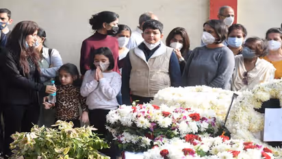 ग्रुप कैप्टन वरुण सिंह की पत्नी का शौर्य को आखिरी सलाम, एकटक देखती रही, आंसू भी नहीं आने दिए, बोली- I Am Sorry