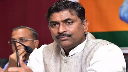 Round-Up 2021 : नेताओं के ऐसे-ऐसे बयान..कभी पार्टी की कराई फजीहत तो कभी शर्म से झुक गई आंखें..