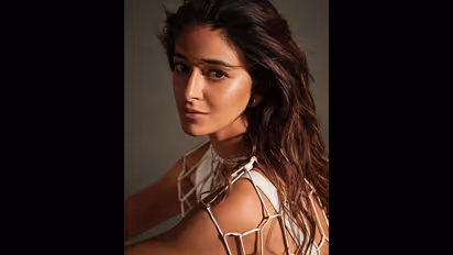 Ananya Pandey Photoshoot: মোনোকিনিতে বোল্ড আউট, অনন্যার ফোটোশ্যুটে কড়া টক্কর