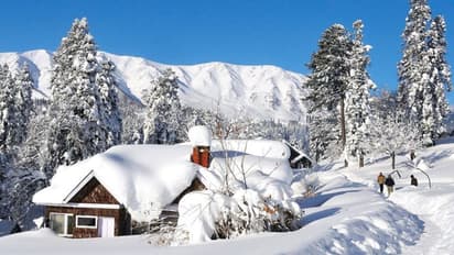 Jammu Kashmirದಲ್ಲಿ ಹಿಂದೆಂದೂ ಇಲ್ಲದಷ್ಟು ಚಳಿ ಚಳಿ.. ತಾಪಮಾನ ಎಷ್ಟು ಗೊತ್ತಾ?