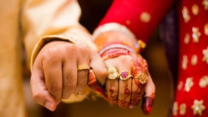 Viral Post : അമ്മയ്ക്ക് വീണ്ടും വിവാഹം; ആഘോഷമാക്കി മകൾ; ആശംസകളുമായി സോഷ്യൽ മീഡിയ