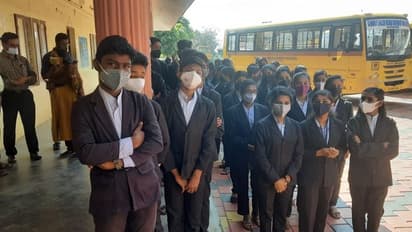 Maharashtra School Sealed: ಮಹಾರಾಷ್ಟ್ರದ ಶಾಲೆಯೊಂದರಲ್ಲಿ 52 ಕೊರೊನಾ ಪ್ರಕರಣ, ನವೋದಯ ಶಾಲೆ ಸೀಲ್ಡೌನ್