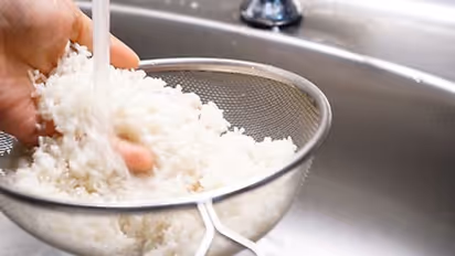 ഉച്ചയൂണിലടക്കം വേണമെന്നാണ് പറയുന്നത്, അതൊന്നും നടക്കില്ല; സര്ക്കാര് വാശി പിടിക്കരുതെന്ന് കെഎച്ച്ആര്എ