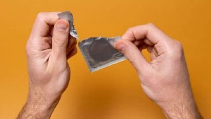 Condom  : കോണ്ടം ഉപയോ​ഗിക്കുമ്പോൾ ഈ പ്രശ്നം ഉണ്ടാകാറുണ്ടോ?