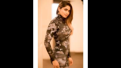 Shivani Photos :கவர்ச்சியில் அதகளம் செய்யும் சிவானி!! ஸ்டரக்சரை நச்சுனு காட்டி.. மூச்சு முட்டவைத்த ஹாட் Photos