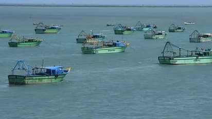 #Breaking:மேலும் 12 தமிழக மீனவர்கள் கைது.. ராமேஸ்வரத்தில் பரபரப்பு