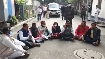 KMC Election 2021: এমএলএ হস্টেলে বিজেপি বিধায়কদের তালাবন্ধ করে রাখার অভিযোগ