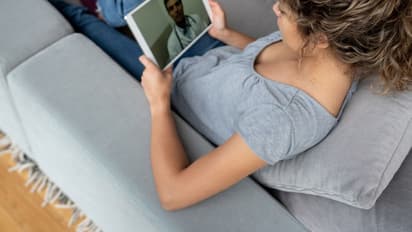 400 -ലധികം യുവതികളെ വീഡിയോകോളിലൂടെ സ്വകാര്യഭാഗങ്ങൾ കാണിക്കാൻ പ്രേരിപ്പിച്ച് വ്യാജഡോക്ടർ