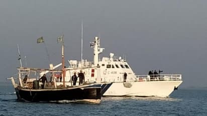 గుజరాత్ పోర్టులో మరోసారి భారీ డ్రగ్స్ పట్టివేత.. 1,300 కోట్ల విలువైన హెరాయిన్