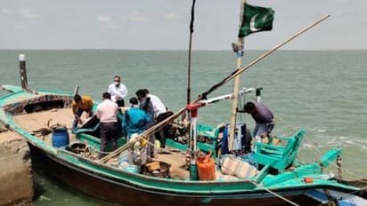 Heroin Seized: படகில் வந்த போதைப்பொருட்கள்.. 400 கோடி ரூபாய் மதிப்பிலான ஹெராயின் பறிமுதல்..