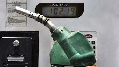 কেন্দ্র বকেয়া টাকা দিলে তিন বছর জ্বালানি তেলে কর ছাড়, কুণালের চ্যালেঞ্জ কেন্দ্রকে