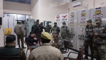 Jammu Kashmir में प्राइवेटाइजेशन के खिलाफ बिजलीकर्मियों का हड़ताल खत्म, सेना ने संभाल लिया था मोर्चा