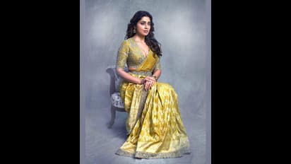 குழந்தையுடன் குளியல் போடும் ஸ்ரேயா..க்யூட் கிளாமர் போட்டோஸ்..