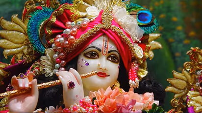 Mahabharat: आप भी करना चाहते हैं भगवान को प्रसन्न तो करें ये 4 काम, श्रीकृष्ण ने स्वयं बताया है इनके बारे में