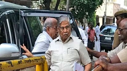 எம்ஜிஆர் அழைத்த போதும் போகாதவர்…!! யார் இந்த சண்முகநாதன்…? கலங்கும் உடன்பிறப்புகள்