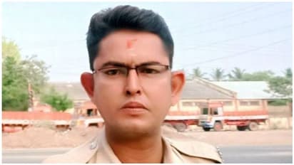 கூட்டத்தை விரட்டியடித்த போலீசார்... அங்கேயே நின்ற ஏட்டு பலி... அதிர்ஷ்டத்தால் உயிர் தப்பிய மக்கள்..!