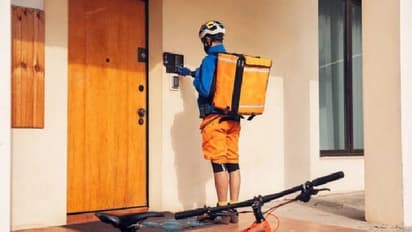 ഭക്ഷണ ഓര്‍ഡറിനൊപ്പം 'ലാസ്റ്റ് മീല്‍' എന്ന് കുറിപ്പ്, ആത്മഹത്യക്ക് ശ്രമിച്ചയാൾക്ക് രക്ഷകനായി ഡെലിവറി ബോയി