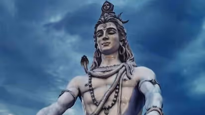 31 दिसंबर को साल का अंतिम प्रदोष व्रत, ये है शुभ मुहूर्त, पूजा विधि और महत्व