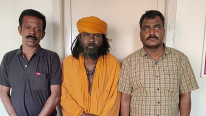 கோயில் வாசலில்.. சாமியார் வேடத்தில் கஞ்சா.. ஸ்கெட்ச் போட்டு போலீ சாமியரை தூக்கிய போலீஸ்.