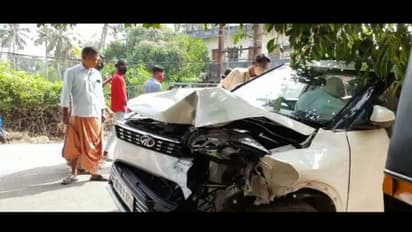വർക്കല എസ്.എൻ കോളേജിൽ വിദ്യാർത്ഥി ഓടിച്ച വാഹനമിടിച്ച് മറ്റൊരു വിദ്യാർത്ഥിനിക്ക് പരിക്ക്