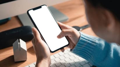 हर माता-पिता के लिए काम की खबर: 12 साल के बच्चे ने Mobile की वजह से लगा ली फांसी, फोन देख बिलख रहा परिवार