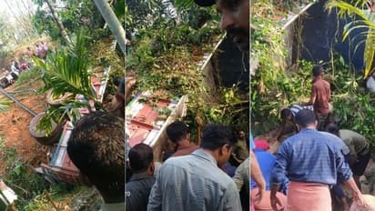 കാസർകോട് മരം കയറ്റിയ ലോറി താഴ്ചയിലേക്ക് മറിഞ്ഞു; നാല് പേർക്ക് ദാരുണാന്ത്യം