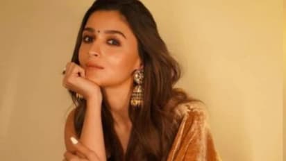 Alia Bhatt : സബ്യസാചിയുടെ ലെഹങ്കയില്‍ സുന്ദരിയായി ആലിയ ഭട്ട്; ചിത്രങ്ങള്‍