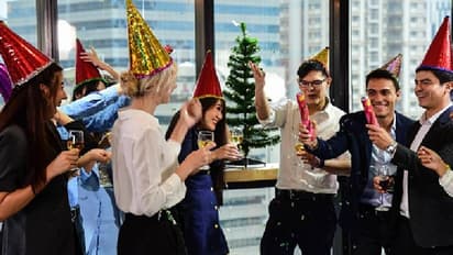 New Year Celebration at Home: নববর্ষের আমেজ পান বাড়িতেই, জানুন বাড়ি বসে উদযাপনের উপায়