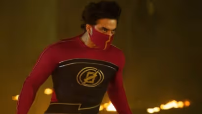 Minnal Murali review : സൂപ്പറാണ് ബേസിലിന്റെ 'മിന്നല്‍ മുരളി'- റിവ്യു